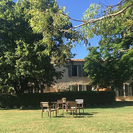 B&B Mas Les Lecques Beaucaire  Exterior photo