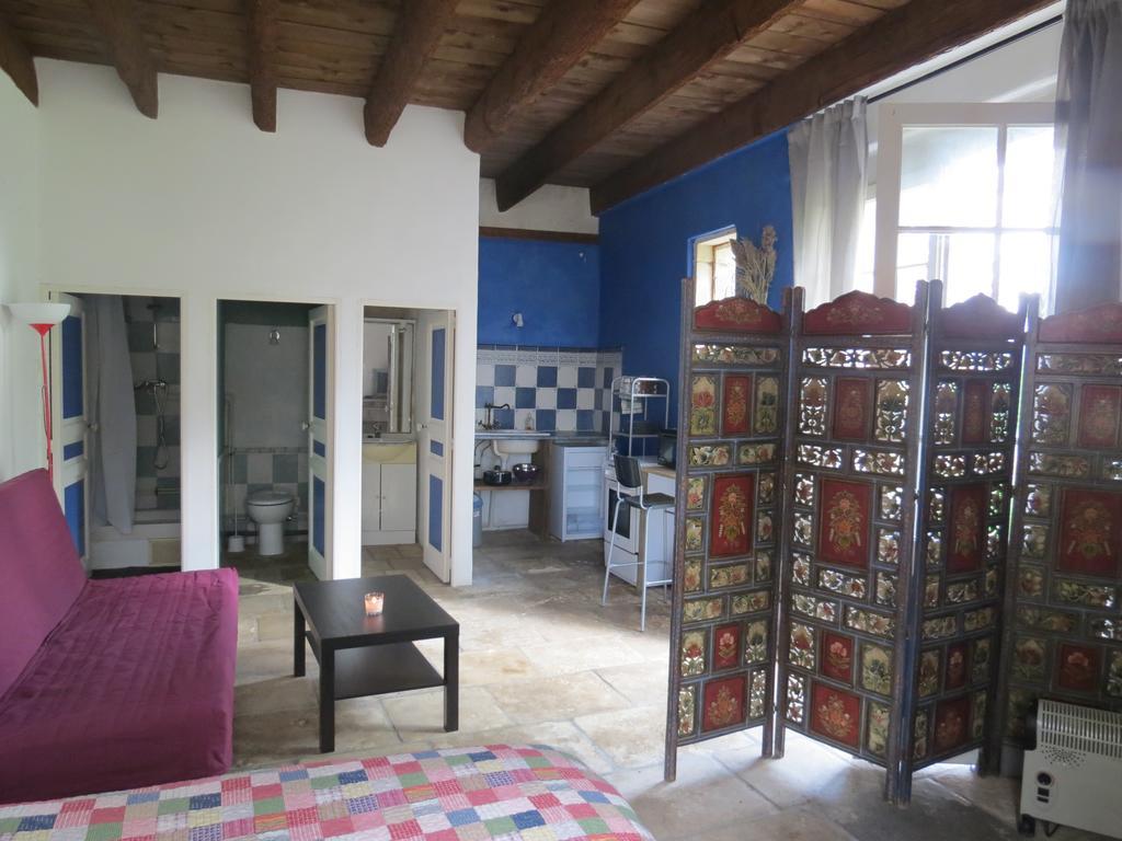 B&B Mas Les Lecques Beaucaire  Room photo