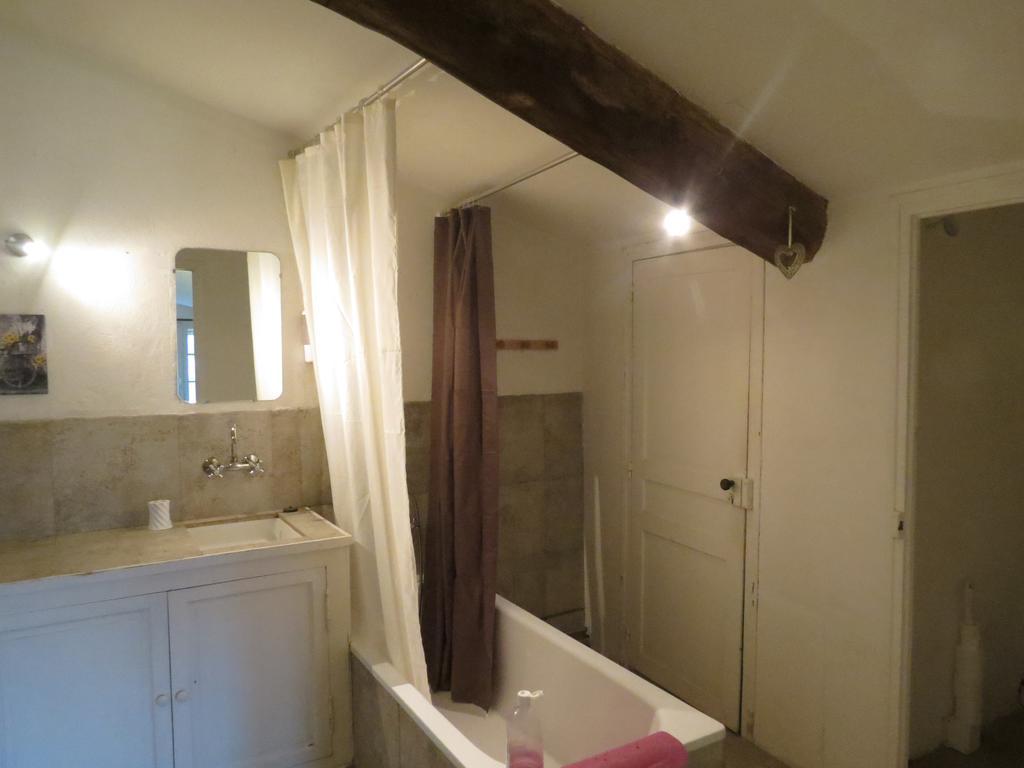 B&B Mas Les Lecques Beaucaire  Exterior photo