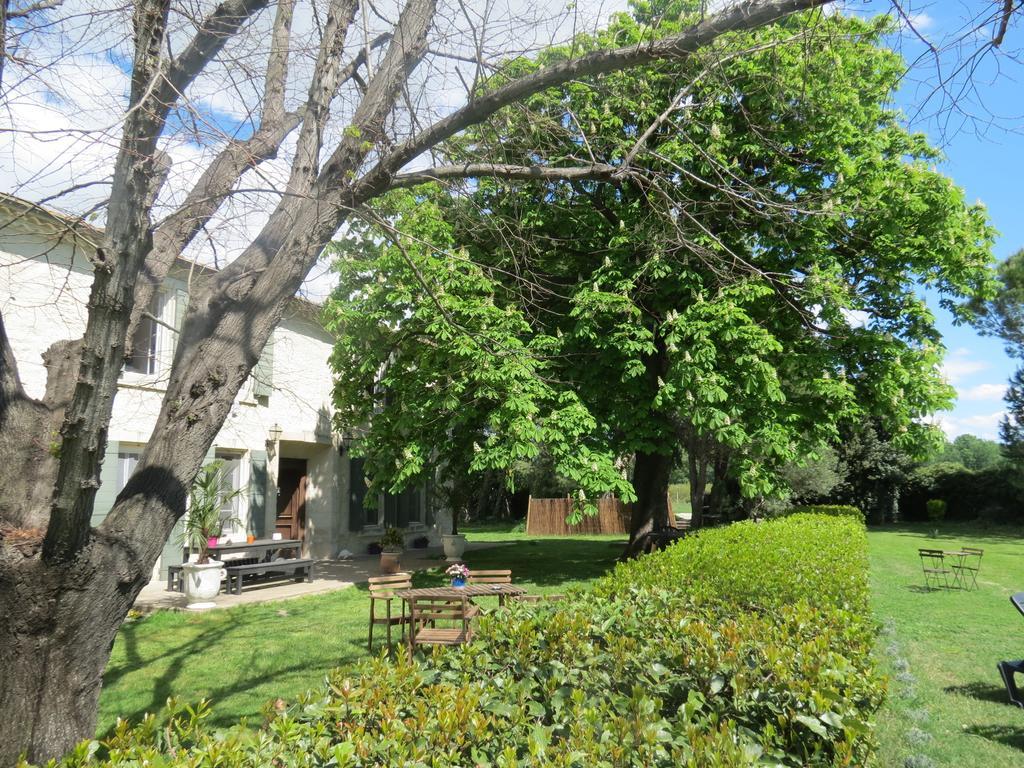 B&B Mas Les Lecques Beaucaire  Exterior photo