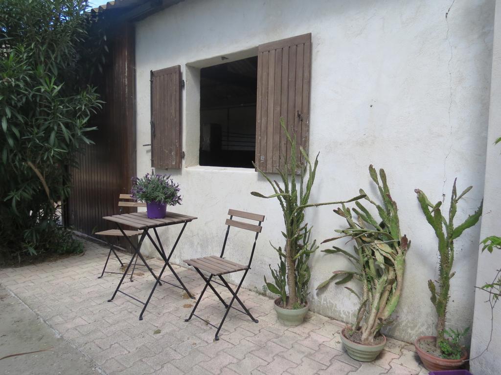 B&B Mas Les Lecques Beaucaire  Exterior photo